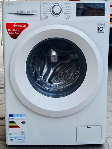 Brand LG 8kg front load washing machine, white color, condition working properly.
