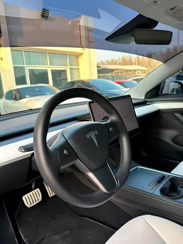 2023 Tesla MODEL 3 photo 6