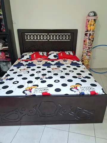Queen size bed with Mattress