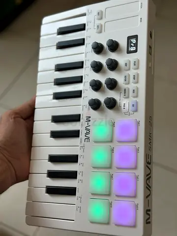 M-Audio M-Wave SMK-25 25-Key MIDI Controller with Pads (Working)