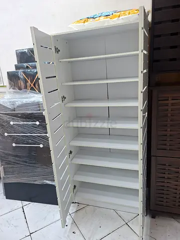 White multi-shelf shoe/storage cabinet - good condition