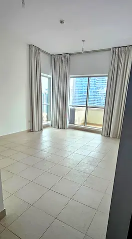 One Bedroom Apartment in Downtown, Level 22, 4 Cheques