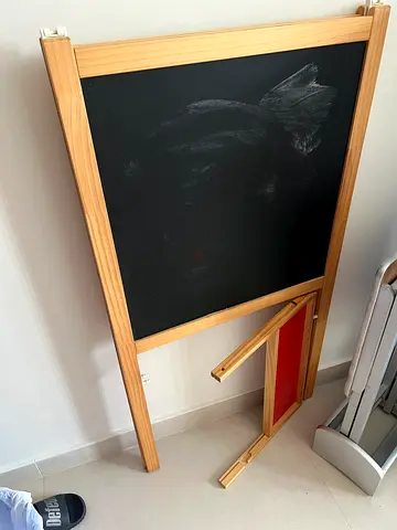 Wooden Double-Sided Kids Easel with Chalkboard and Magnetic Whiteboard