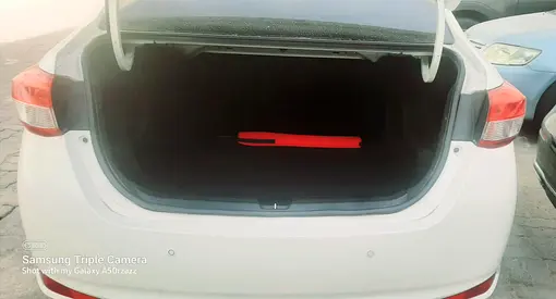 2020 Toyota YARIS photo 5