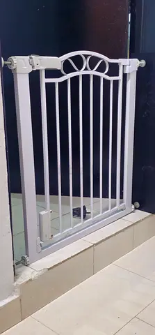 White metal baby safety gate — sturdy used gate with box