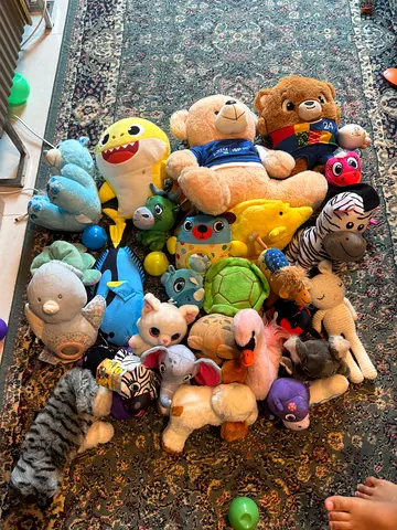 Lot of mixed stuffed animals and plush toys - bundle (around 25 pieces)