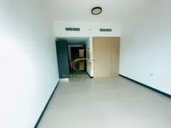 Amazing layout | Elegant | Studio