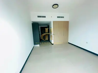 Amazing layout | Elegant | Studio
