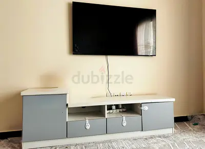 TV Unit for Sale – Excellent Condition