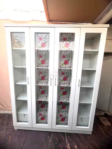 White Display Cabinet with Stained Glass Doors and Open Shelves