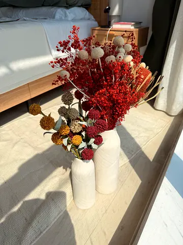 Set of 2 Ceramic Vases with Dried Flower Arrangement