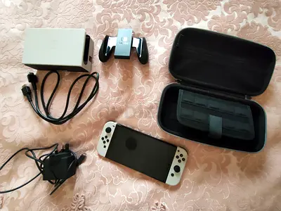 Nintendo switch OLED + accessories