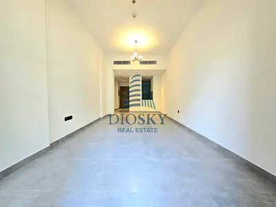 Huge Size|Prime Location|Chiller Free|Vacant Now