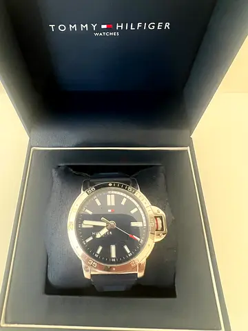 Tommy Hilfiger men's wristwatch — blue dial, leather strap (boxed)