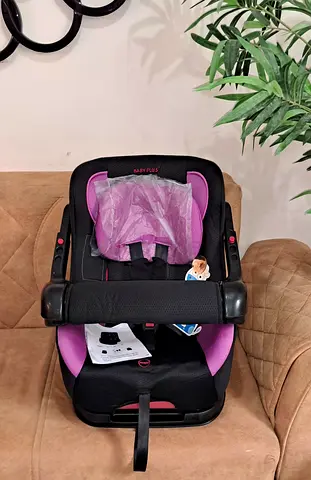 كارسيت لحديث الولاده وجميع الأعمار Car seat suitable for newborns and all ages
