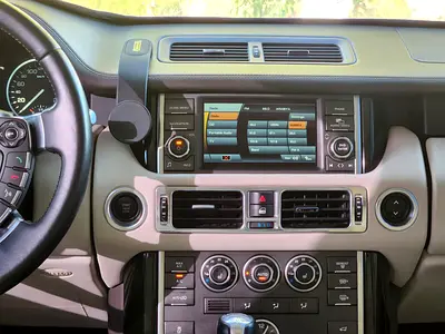 2011 LAND Rover RANGE ROVER — миниатюра 8