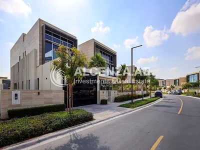 Elegant 6BR| Move-In Ready Villa | Fully Upgraded
