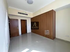 Second tenant - open view - built-in wardrobes - excellent price - families only - prime location - 