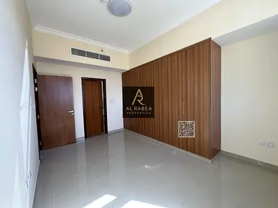Second tenant - open view - built-in wardrobes - excellent price - families only - prime location - near the Chinese market