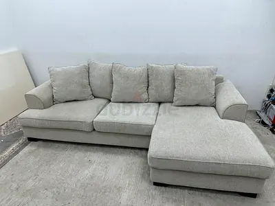 Like new condition the one brand Kingston lshape sofa