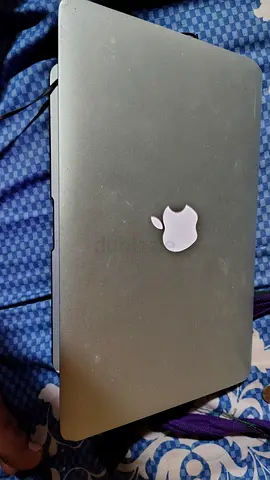 MacBook 2015 11 inch + charger