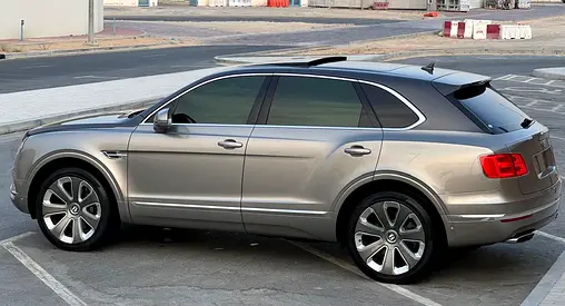 Bentley Bentayga Blackline Mulliner 2018 | GCC Specs | Pristine Condition