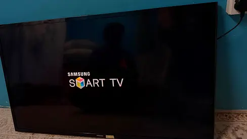 Samsung Smart TV - 40" (working, good condition)