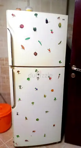 SAMSUNG Used double-door refrigerator - Looks bit old but very good in working condition