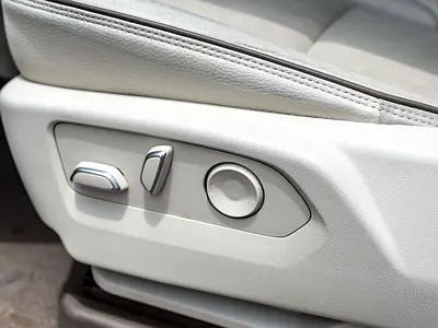 2023 GMC YUKON — фото 12