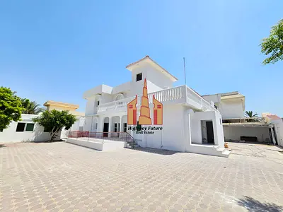 12 Bed room 2 Hall Majlis like new villa big gardan 3 kitchan 11 washroo 7 master room
