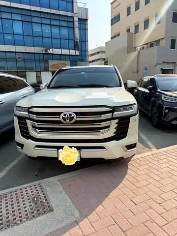 Toyota Land Cruiser GXR 2012 modified to 2023 | GCC Specs | V8 Power
