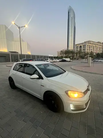 صورة 3 لـ 2015 Volkswagen GOLF GTI