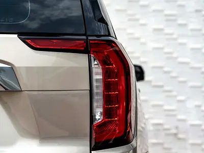 2023 GMC YUKON — фото 8