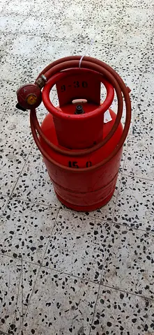 Emirates empty cylinder with regulator