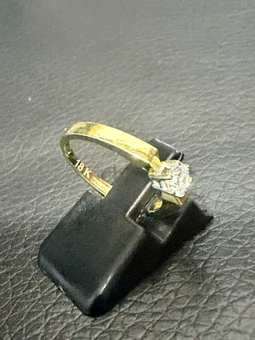 Gold engagement ring