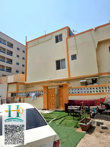 Ground building + first + roof palm area 1 area 2400 square feet consisting of:- 5 apartments, a ro