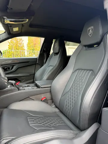 صورة 8 لـ 2025 Lamborghini URUS