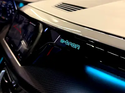 2022 AUDI E-TRON GT — миниатюра 15