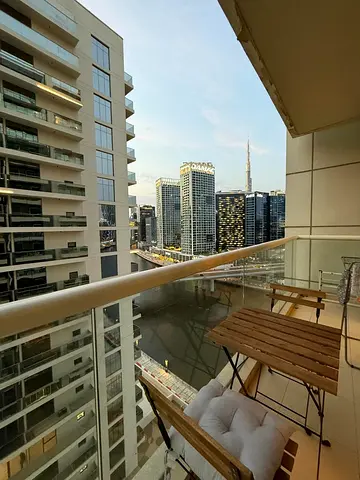 Burj Khalifa View Bright 1BR For rent