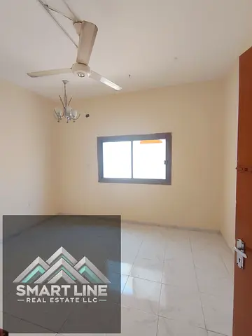 No deposit near to sachool 3bhk with balcony family building rent only 29990