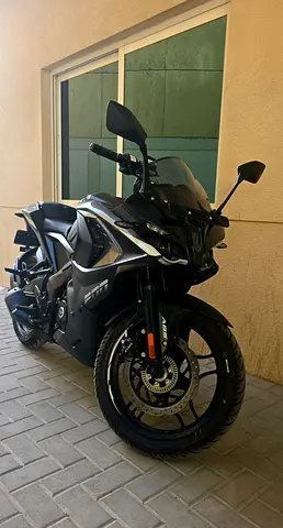 BAJAJ PULSAR RS 200