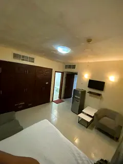 FULLY FURNISHED BIG PRIVATE ROOM FOR COUPLE, FAMILY  LADIES LOCATED IN AL BARSHA NEAR EMIRATES METRO