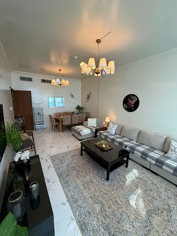 🏙️ 3 غرف وصالة 2455 قدم في كونكر تاور | طابق مرتفع وإطلالة مفتوحة