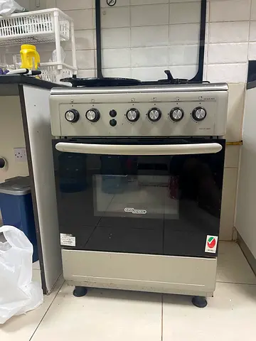 Gas cooker - 4 burner