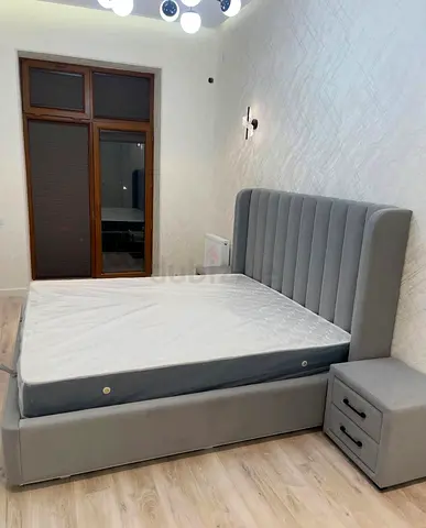 Grey upholstered king-size Customised velvet bed For sale 180x200