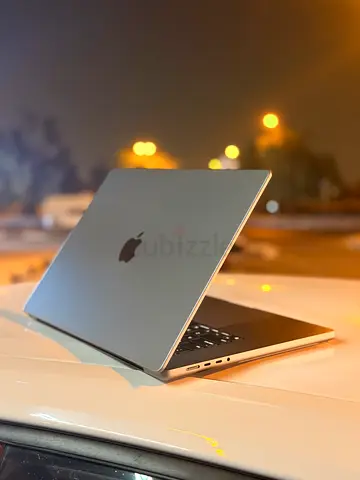 16 inch 2021 Apple MacBooks Pro M1 Max 32/1tb 32 Core bh 100% bc 85