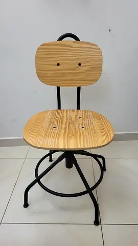 IKEA KULLABERG Swivel Desk Chair in Excellent Condition for 100 Dhs – Must Go Today!
