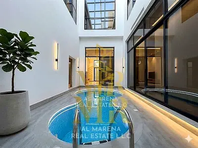 Two-story corner villa with a private pool and rooftop terrace. Large area, palace-style design, luxurious finishing. Freehold ownership for all natio