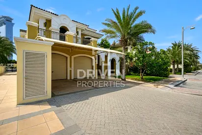 Luxury Villa | Well Maintained | Ready for Upgrade