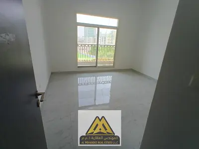 افخم غرفه وصاله / ف الجرف 2  بالقرب م المدارس /  اطلاله مفتوحه / غرفه ماستر / خزائن بالحائط /  تكيف مركزي